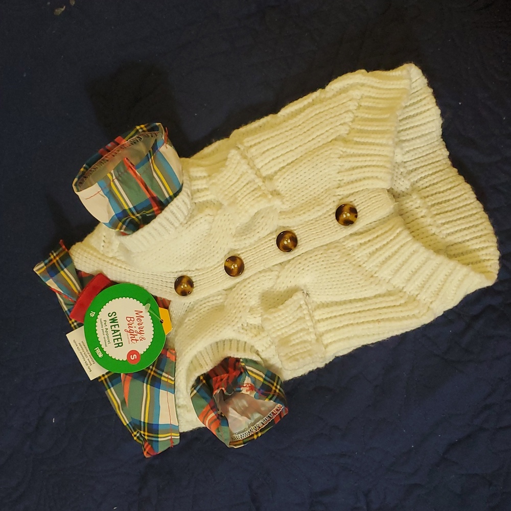 Cozy White Dog Sweater with Plaid Accents  White S